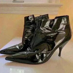 Fendi Women's Black Patent Leather Ankle Boots Size 8.5 High Heel Zip Booties